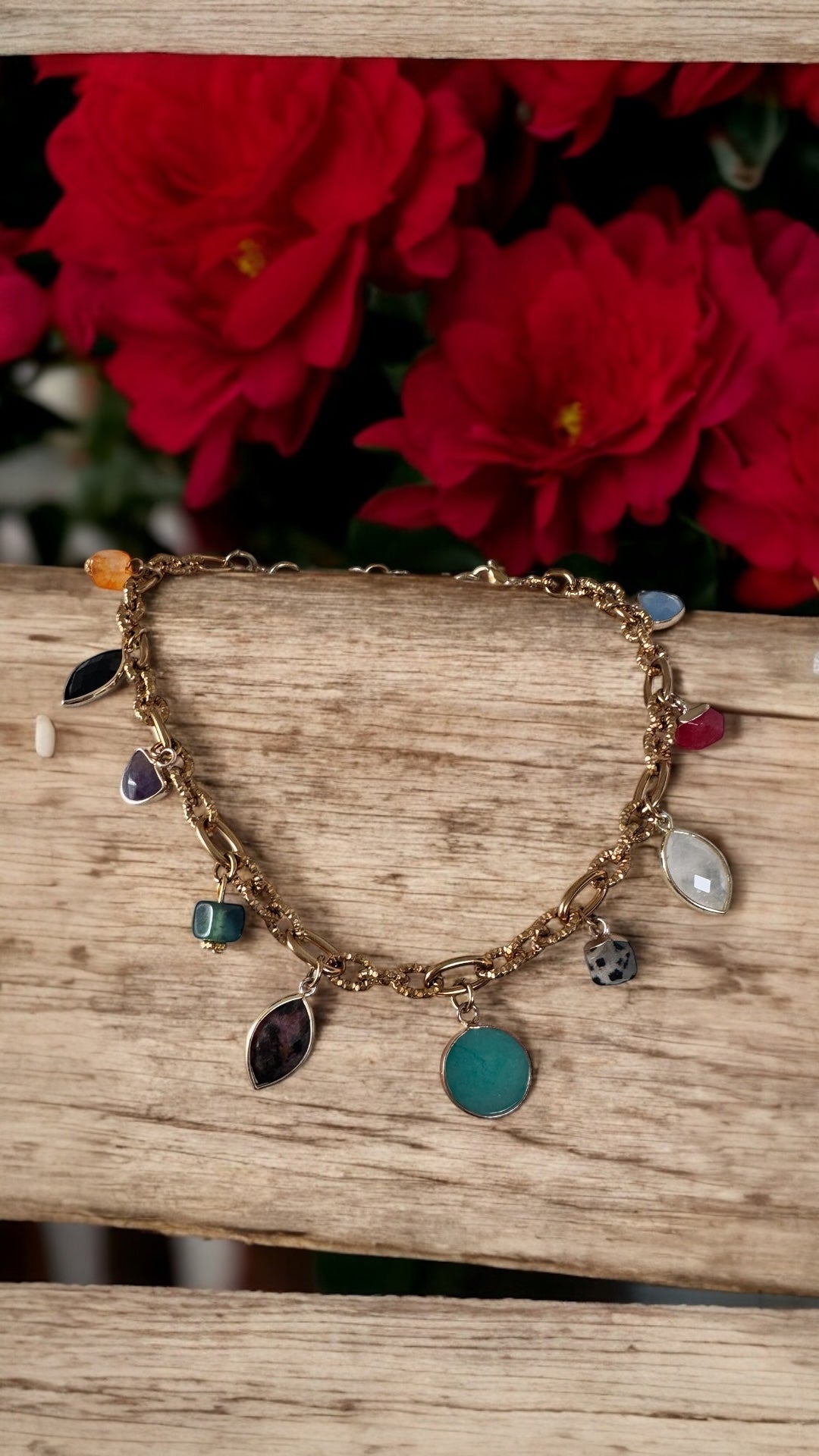 COLLIER LEONE