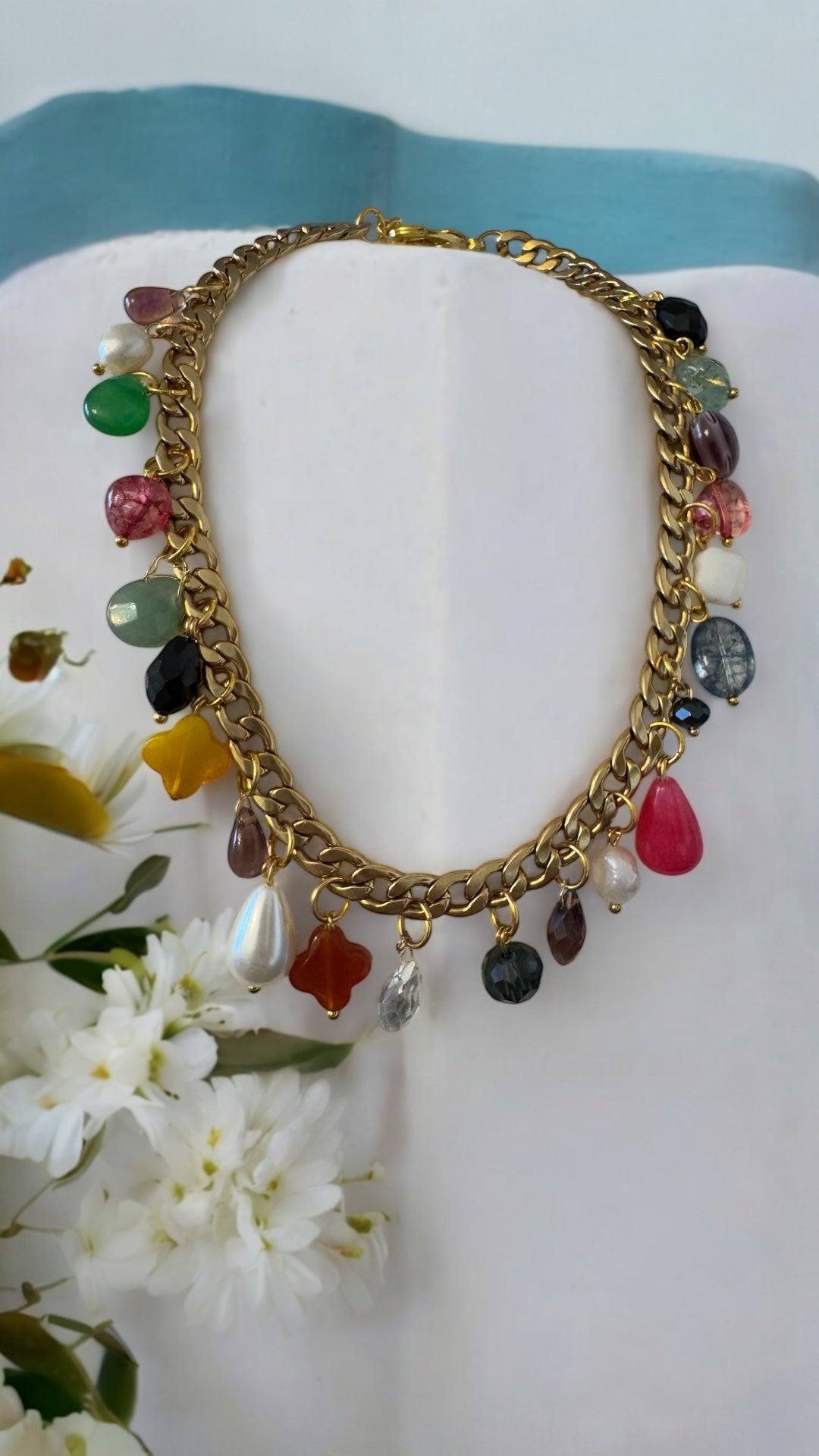 COLLIER QUEEN