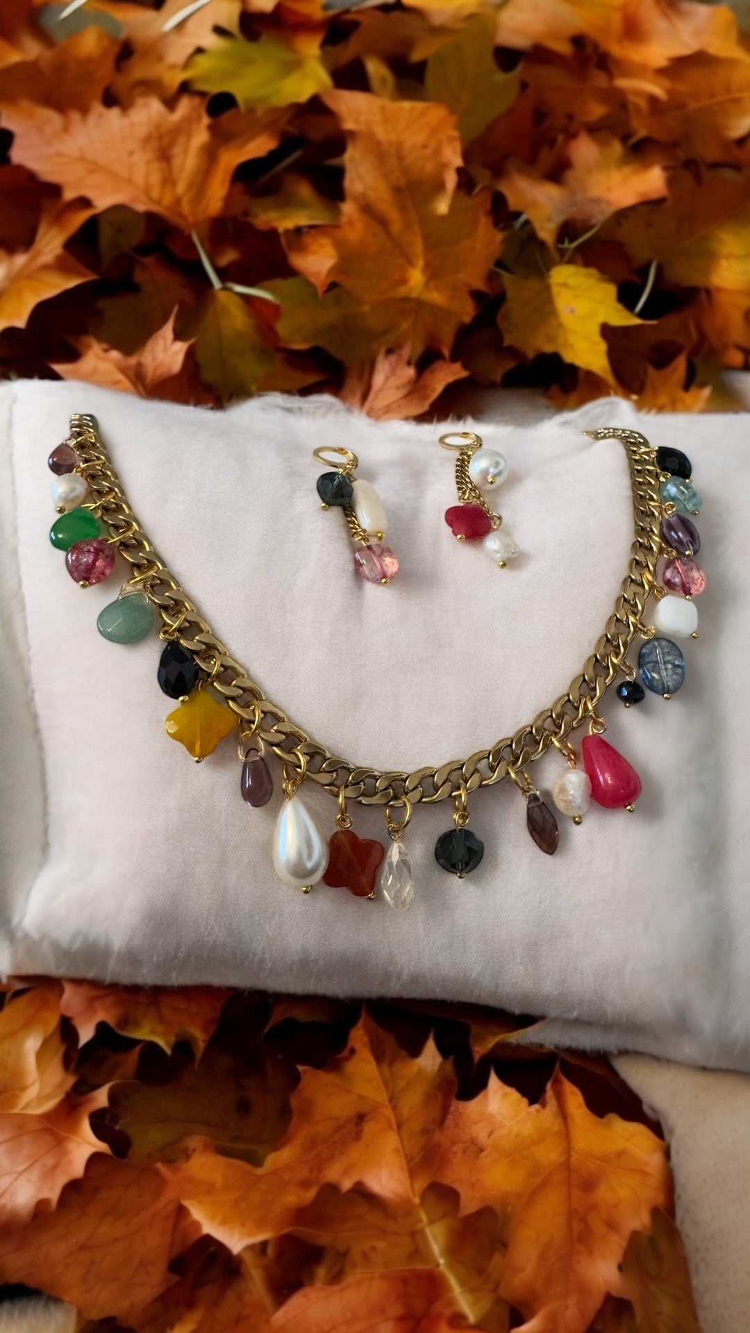 COLLIER QUEEN