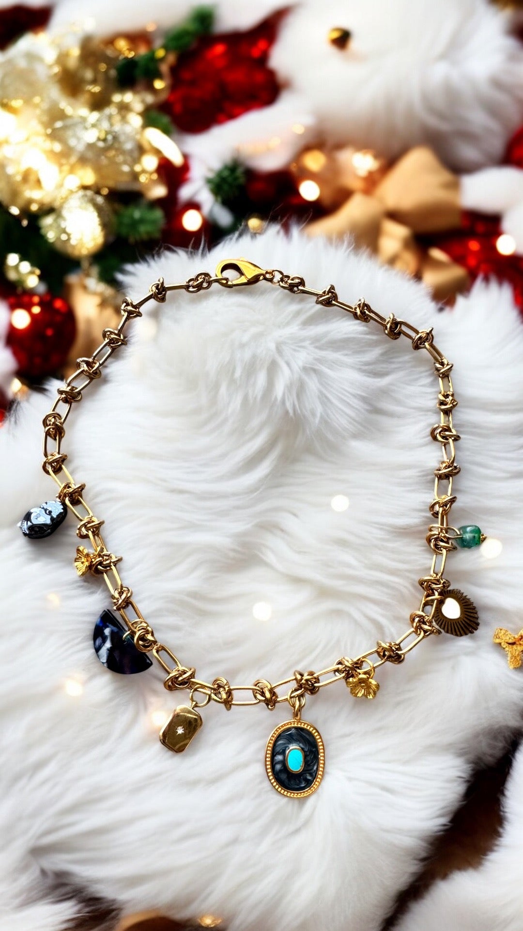 COLLIER CARLA