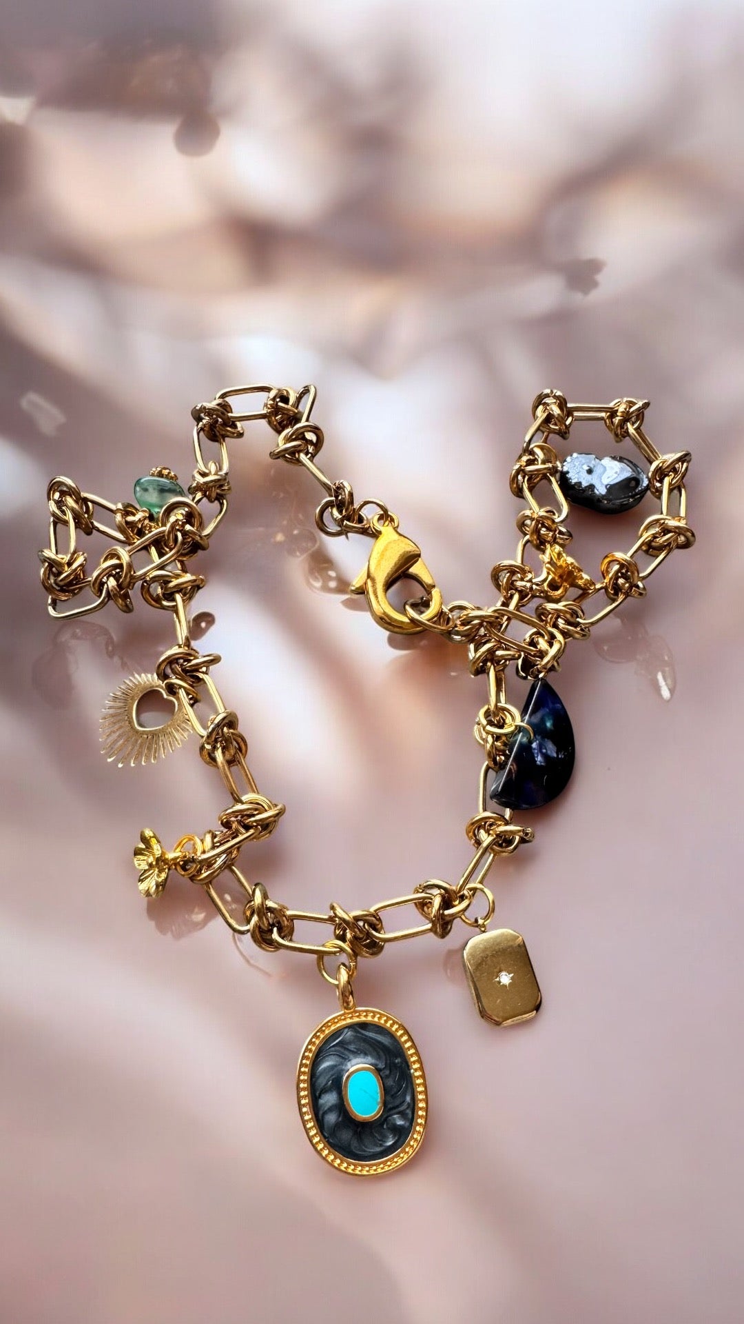 COLLIER CARLA