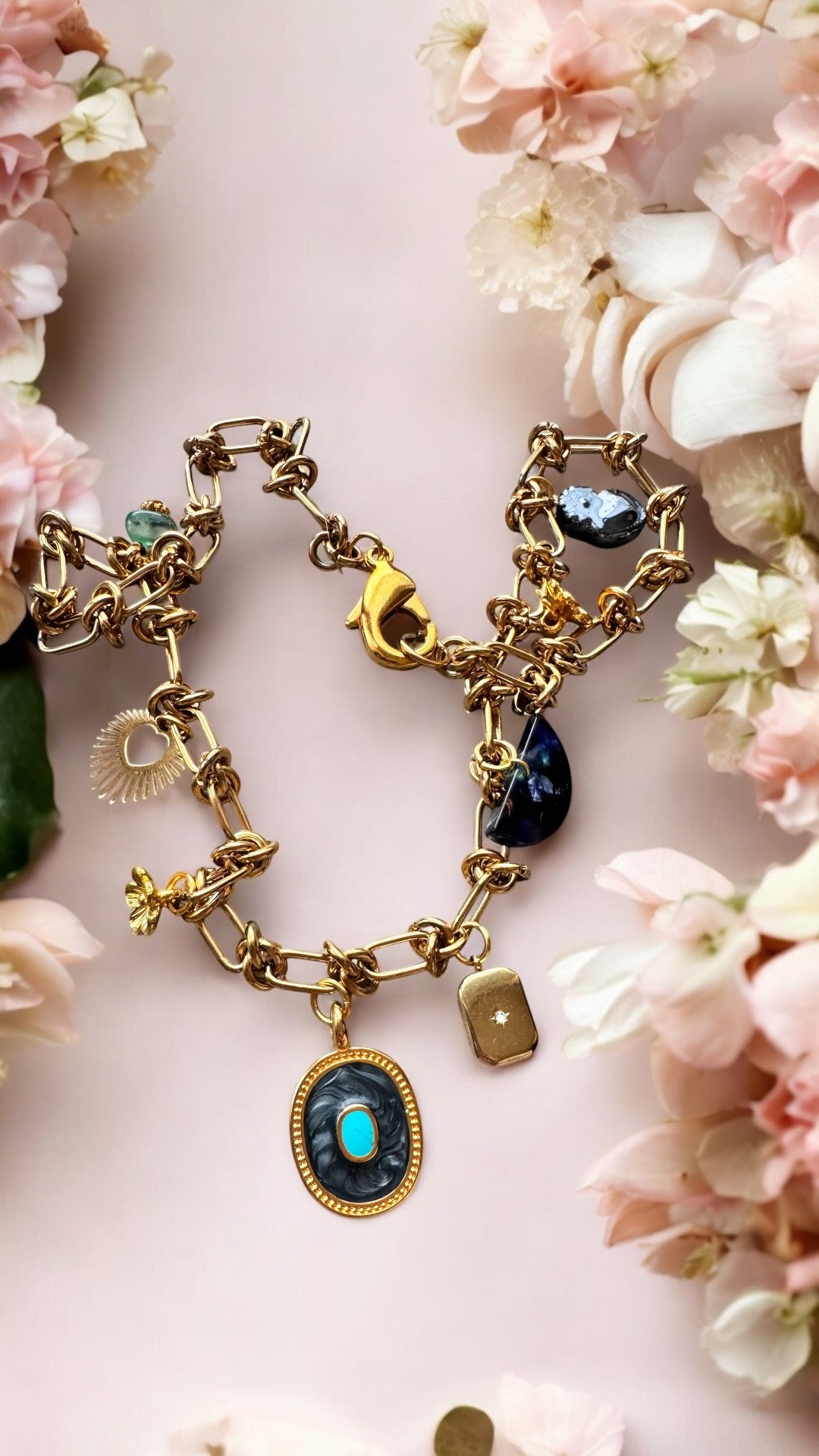 COLLIER CARLA