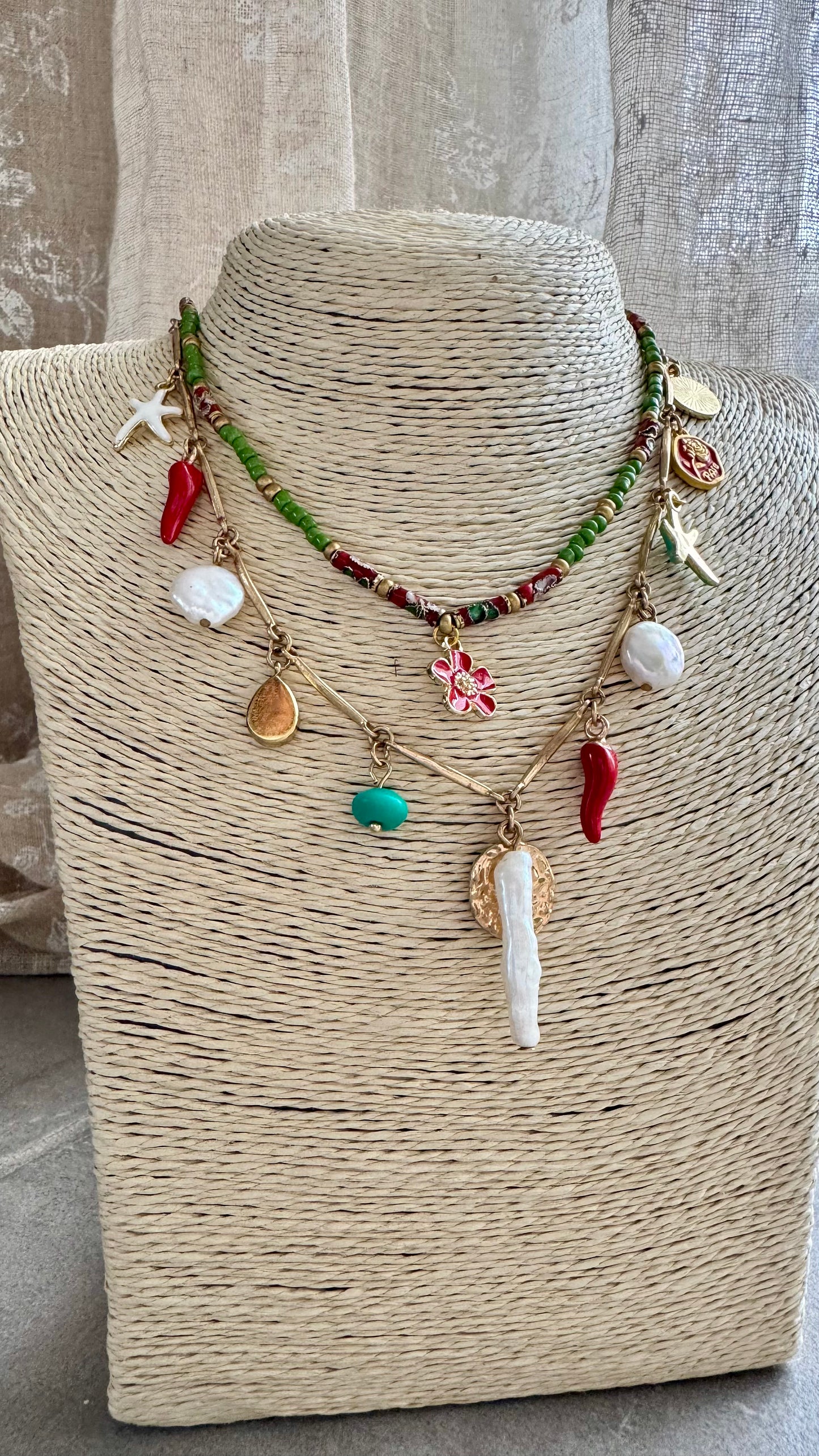 COLLIER GINA