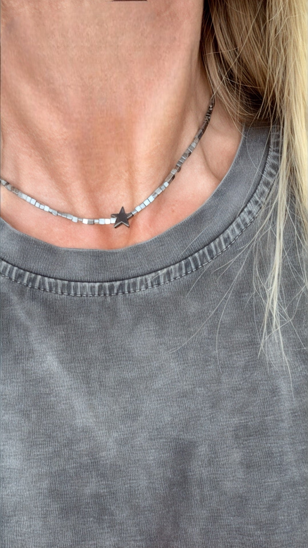 COLLIER RAS DU COU LILI