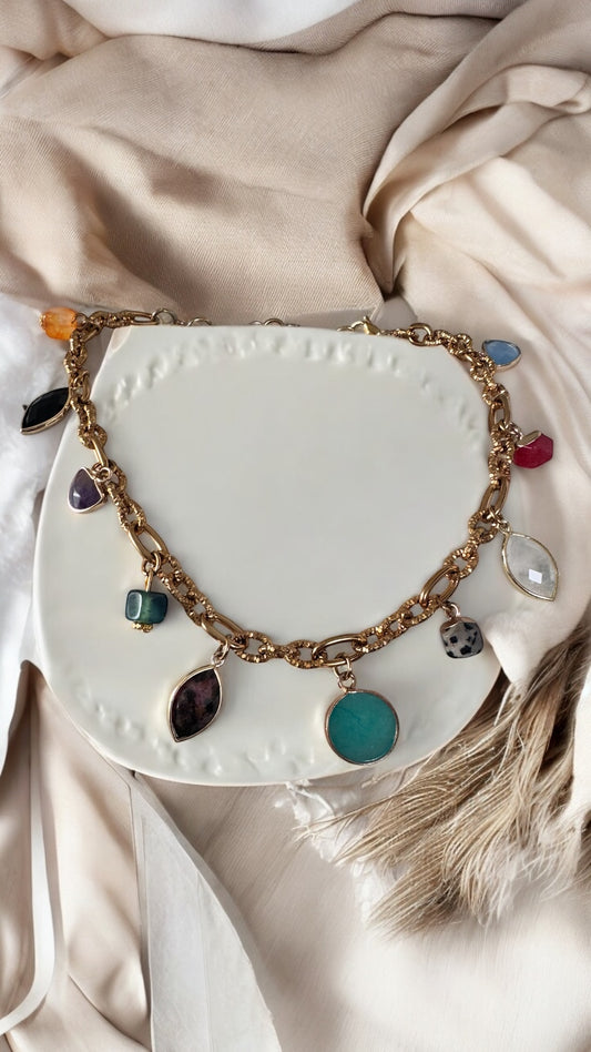COLLIER LEONE