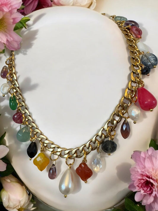 COLLIER QUEEN