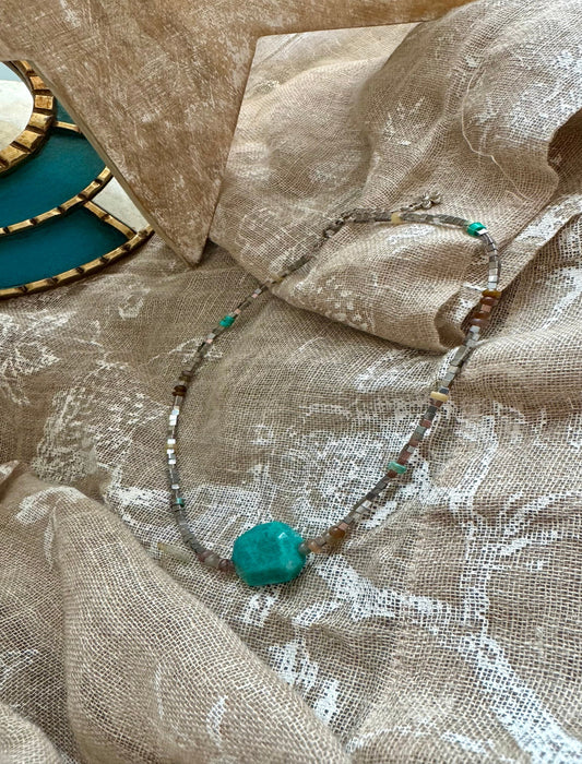COLLIER VAHEANA