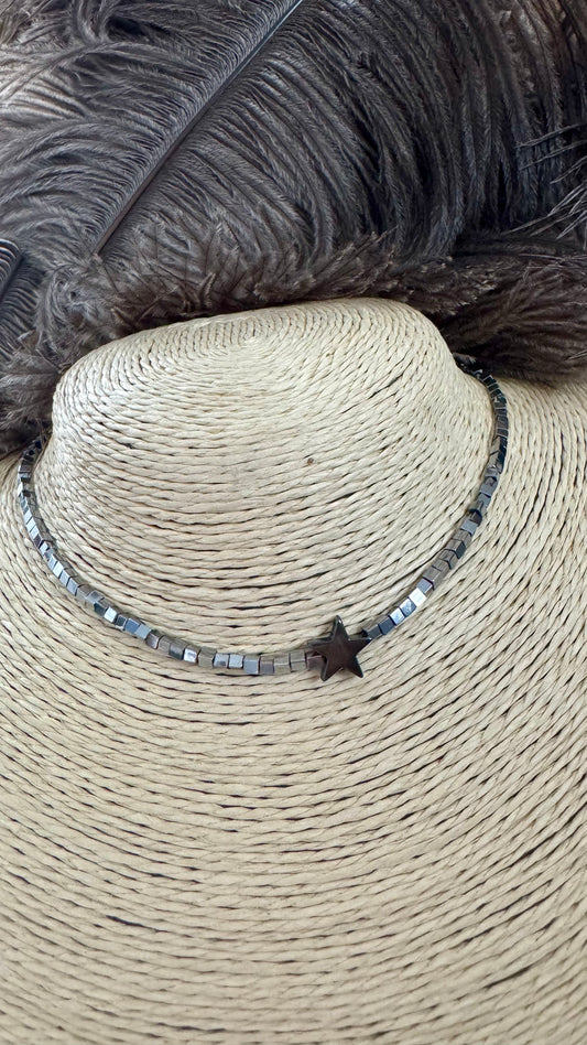 COLLIER RAS DU COU LILI